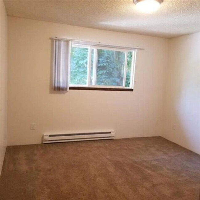 Foto del edificio - Welcome home to Sunset Villa in charming Canby! Offering 1 Month Free! Brand New Washer & Dryer!