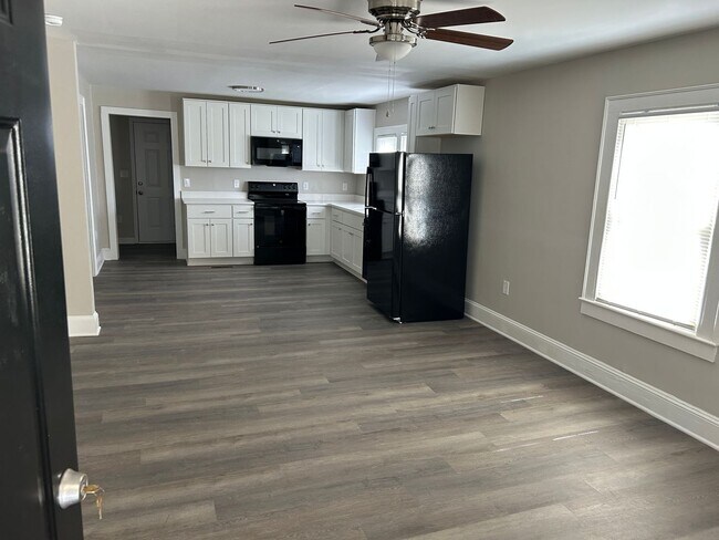 Foto del edificio - 4151 Sheraton St