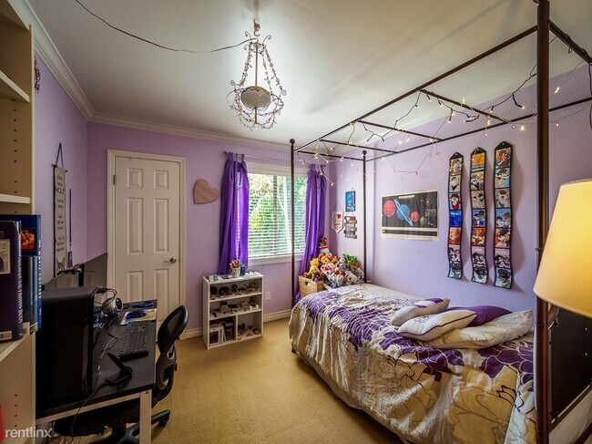 Building Photo - 2 br, 2 bath Apartment - 9939 Azuaga St