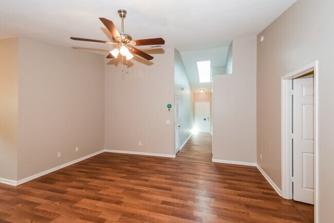 Foto del edificio - 1348 High Plains Dr S