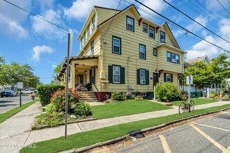 Building Photo - 128 Mt Hermon Way