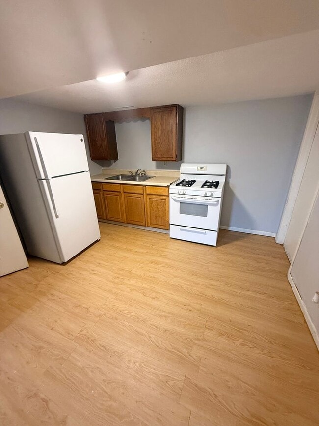 Building Photo - 3823 Ridge Ave