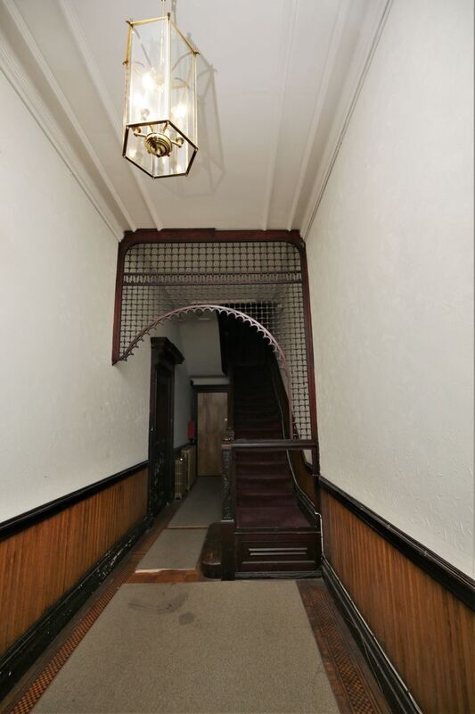 Building Photo - 808 Cathedral St