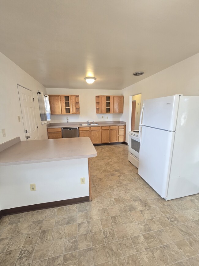 Foto del edificio - 3820 Meadow Ln