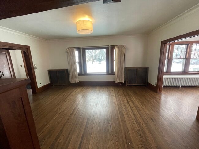 living room - 1560 Lincoln Ave