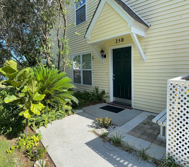 Building Photo - 250 Opus Ct