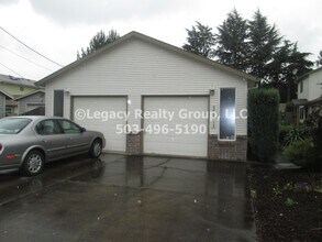 Building Photo - 6635-6639-6639 SE 97th Ave