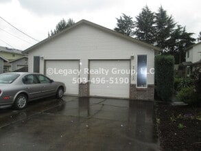 Building Photo - 6635-6639-6639 SE 97th Ave