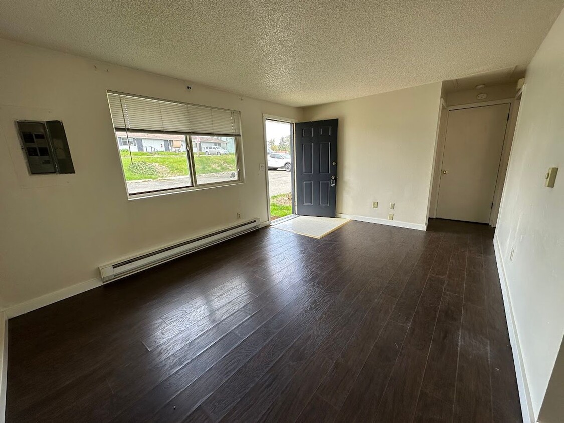Primary Photo - Newly remodeled - 1 bedroom apartment in P...
