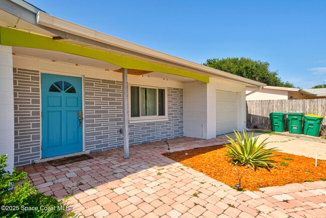 Foto del edificio - 282 Fay Dr