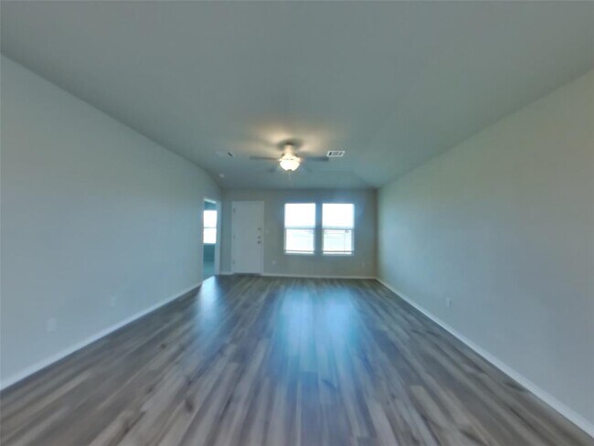 Building Photo - 5120 Saddle Clb Dr