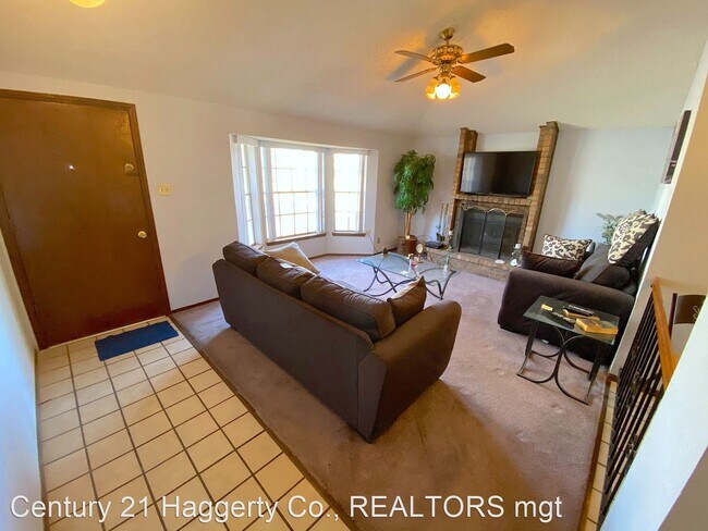 Building Photo - 3 br, 2 bath House - 660 Mary Stuart