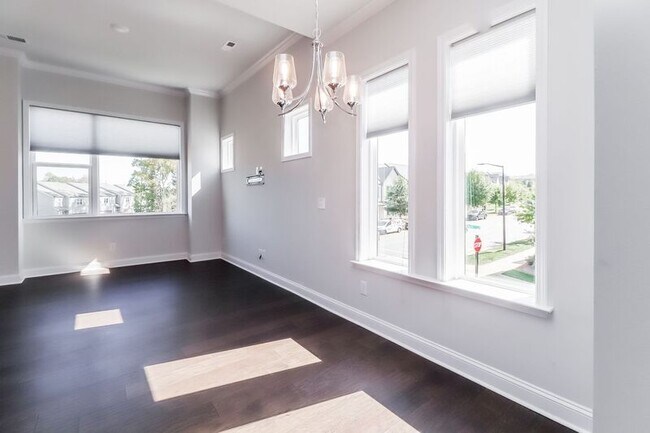 Foto del edificio - 5870 Ardrey Kell Rd