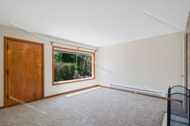 Building Photo - Charming 2-Bedroom Home in Desirable Woodstock Area – Pet Friendly!