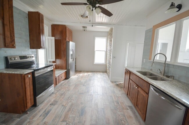 Building Photo - Incredible home in the heart of Historic SW!