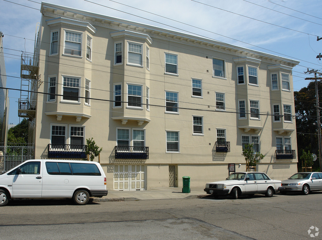 Building Photo - 495 14th Ave