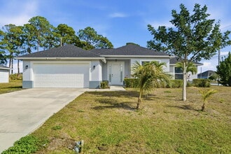 Building Photo - 4593 SW Bradbury St