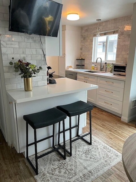 Foto del edificio - 5815 Doverwood Dr