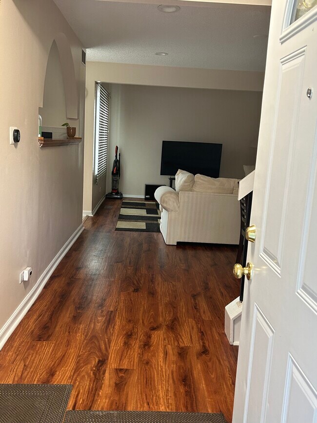 Building Photo - 706 Weymouth Cir