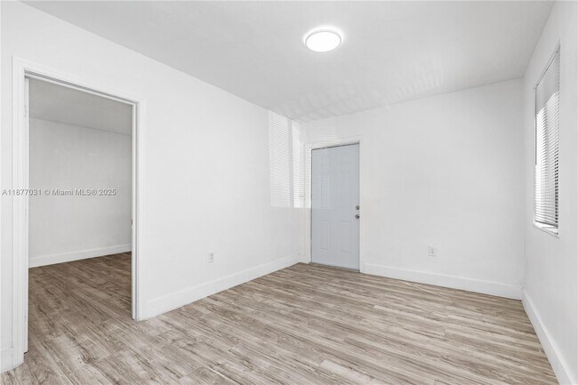 Foto del edificio - 1035 SW 4th St