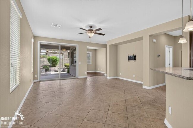 Foto del edificio - Beautiful 2Bdm 2Ba Home with Covered Backyard Patio in Buckeye! 55+ Community