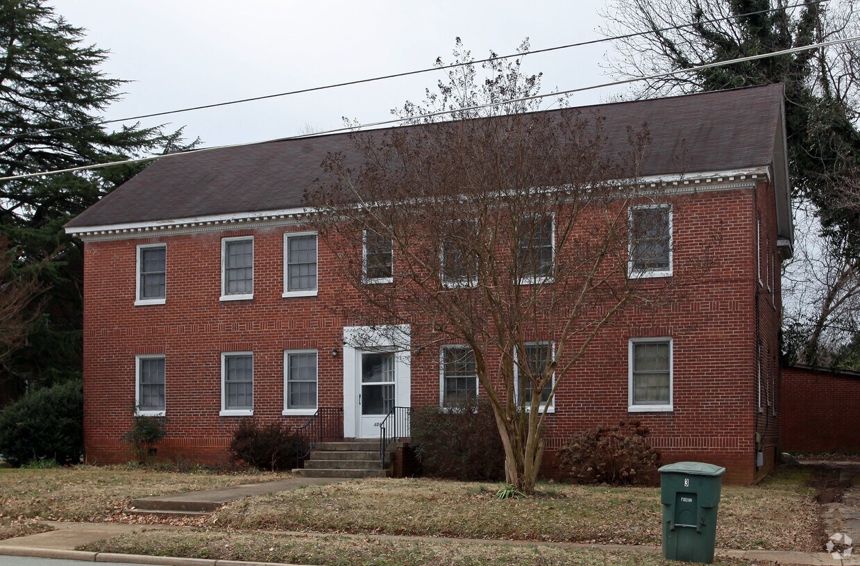 Building Photo - 404 N Main St