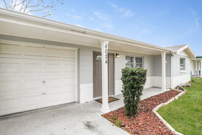 Building Photo - 4024 Cranbrook Pl