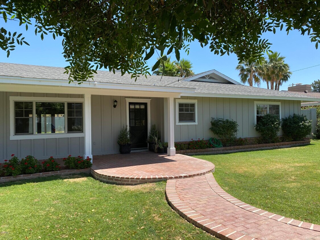 Primary Photo - 4542 E Calle Ventura