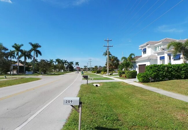 Foto del edificio - 209 S Heathwood Dr