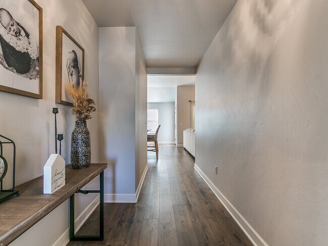 Foto del edificio - 15729 Potomac Dr