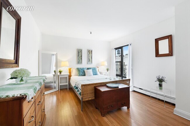 Foto del edificio - 105 Montague St