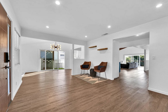 Foto del edificio - 5144 W 141st St