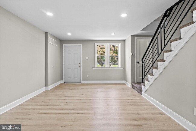 Building Photo - 1072 Tremont Dr