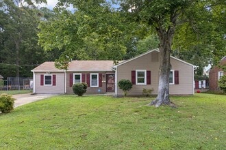 Building Photo - 12 Chowan Pl
