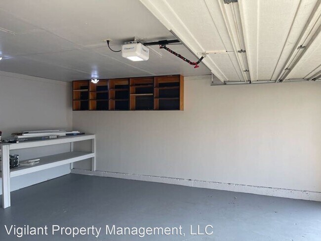 Foto del edificio - 3 br, 1 bath House - 8318 NE Benton Dr