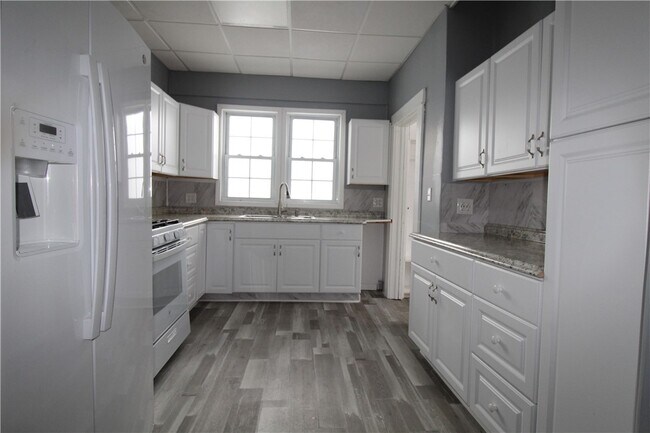 Building Photo - 249 Princeton Ave