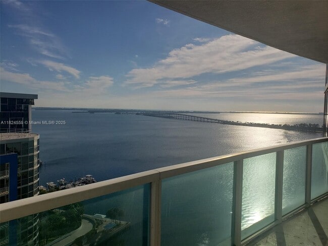 Building Photo - 2101 Brickell Ave