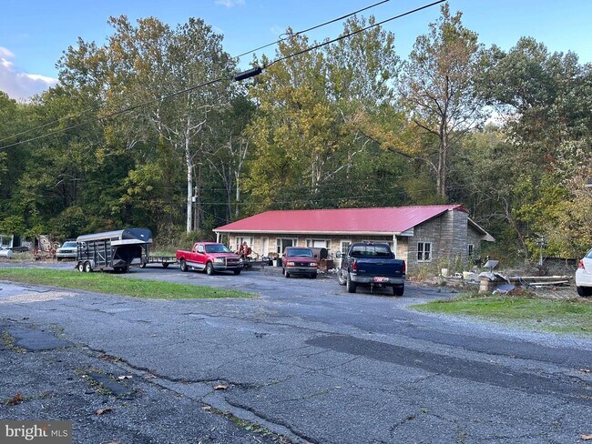 Foto del edificio - 1324 John S Mosby Hwy