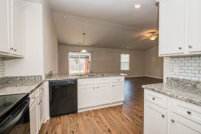 Foto del edificio - 130 Trailwood Ct