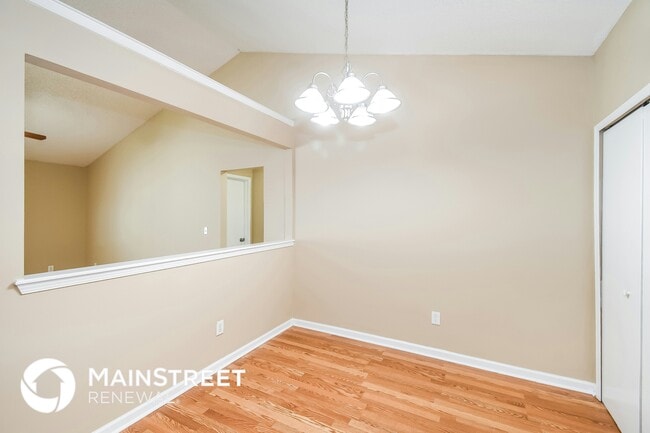 Foto del edificio - 1859 MacKenzie Ct N