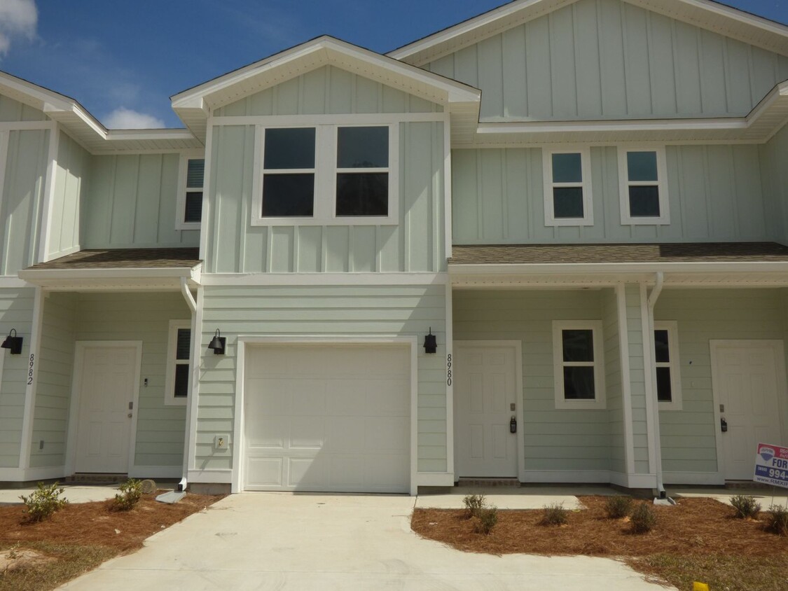 Primary Photo - Beautiful New Townhome in Admiral's Quarters