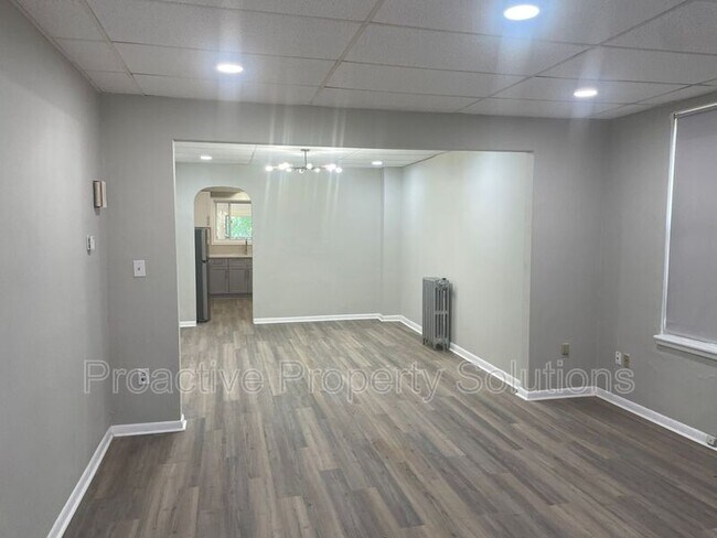 Building Photo - 114 N Lincoln Ave