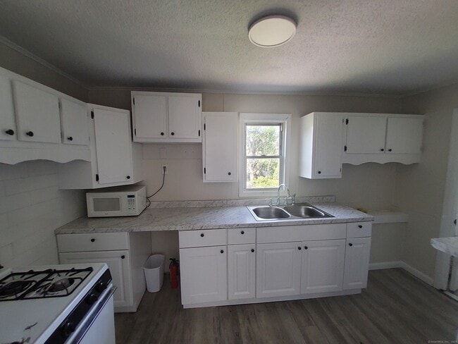 Building Photo - 426 Poplar St