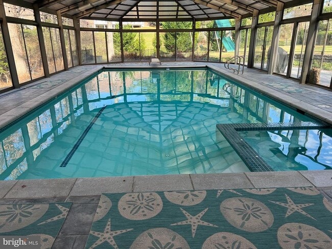 Building Photo - 9049 Holly Leaf Ln