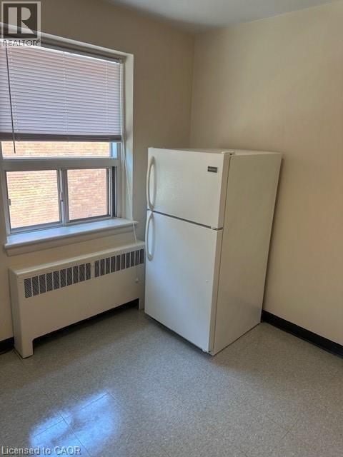 Photo du bâtiment - 119 MacNab St S