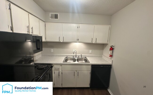 Foto del edificio - 3945 Macon Rd
