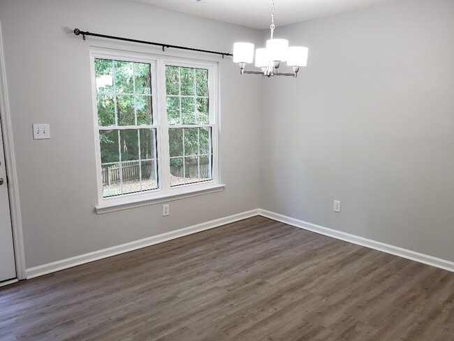 Building Photo - Beautiful 3BD/2BA ranch home with garage in pool community in Holly Springs!