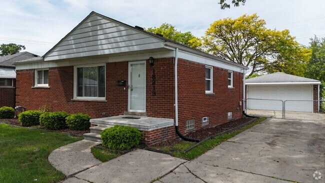 Building Photo - 18213 Curtain Ave