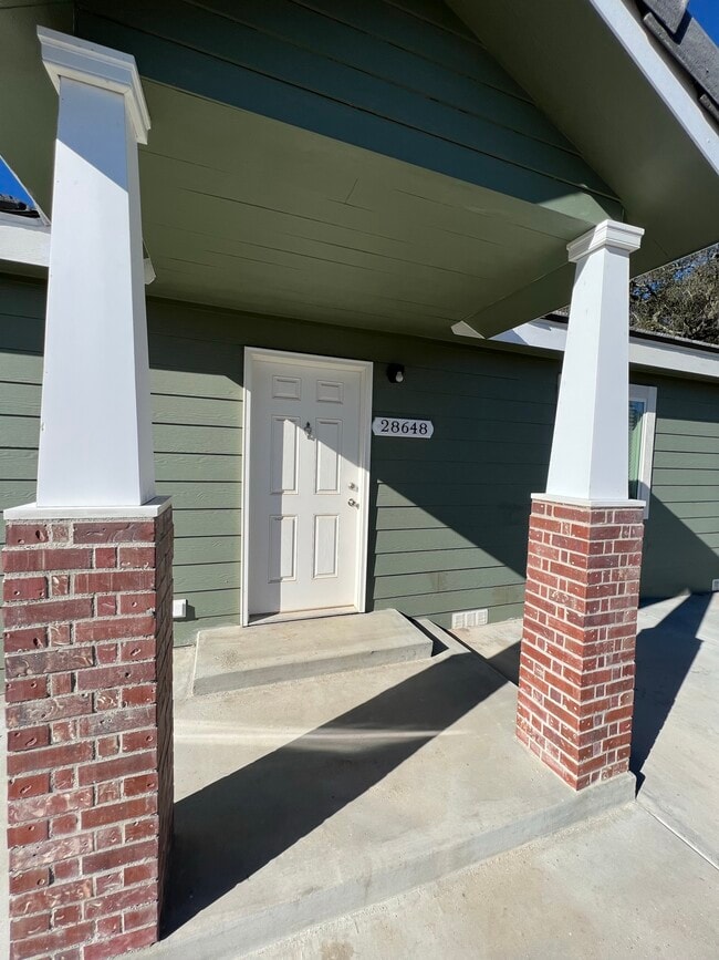 Building Photo - 28648 Meadow Glen Way W