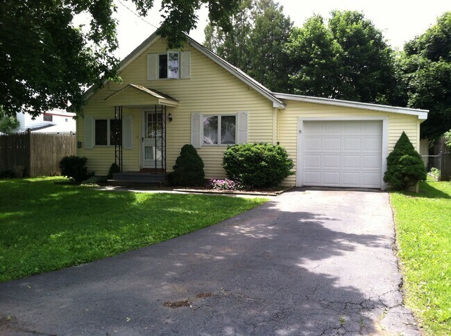 Charming two bedroom home - 709 Broadway